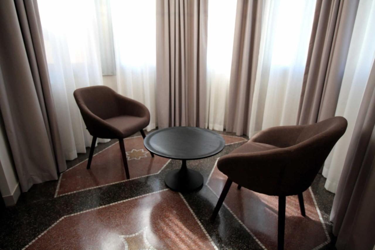 Hotel Vittoria Генуя Экстерьер фото